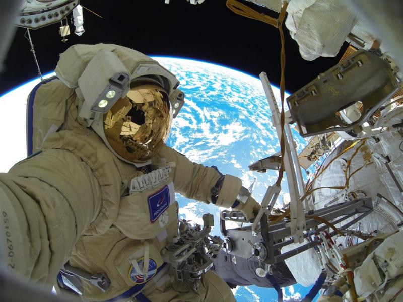 Рогозин пообещал, что у российских космонавтов не будет проблем с «космическими доспехами»
