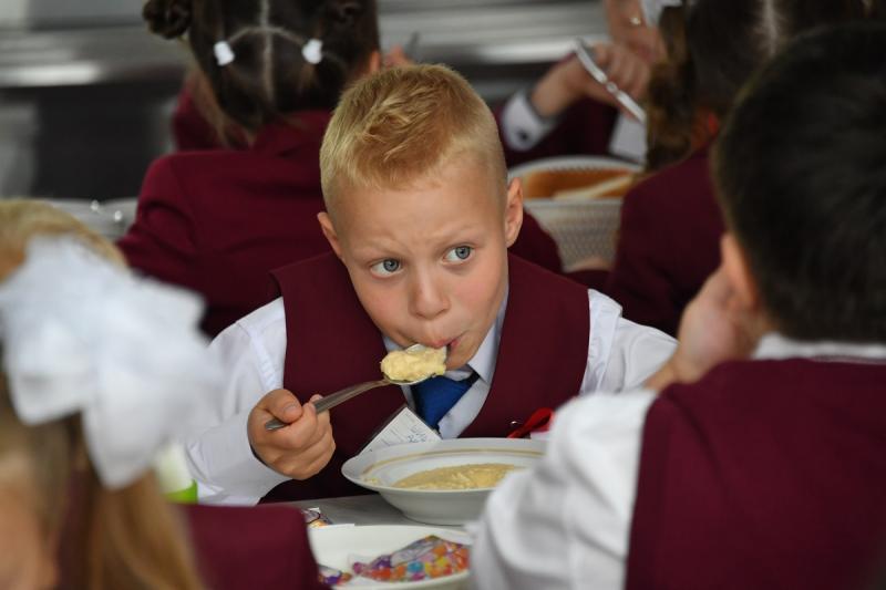 Врач посоветовала отказаться класть с собой детям бутерброды в школу