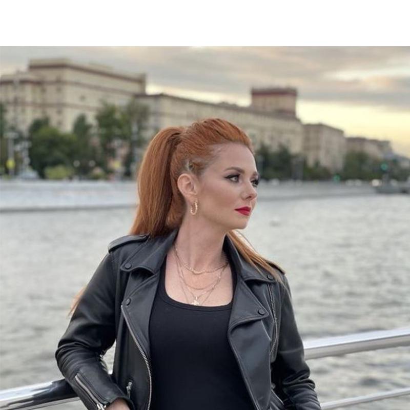 Лена Катина