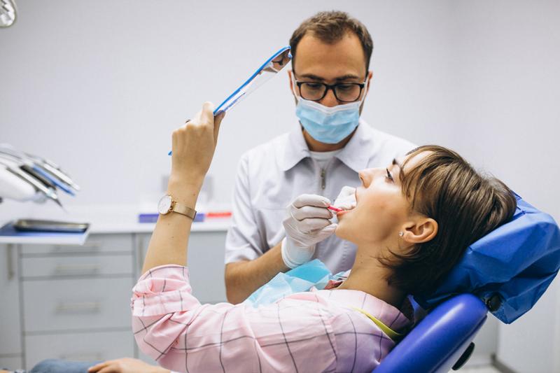 В Югре готовы платить более 200 тысяч рублей квалифицированному стоматологу