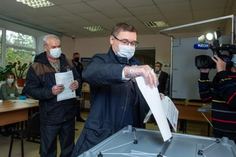 Якушев голосовал в Тюмени