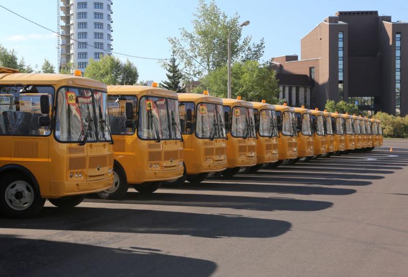 Сегодня на 1,3 тысячи маршрутов работают 716 школьных автобусов