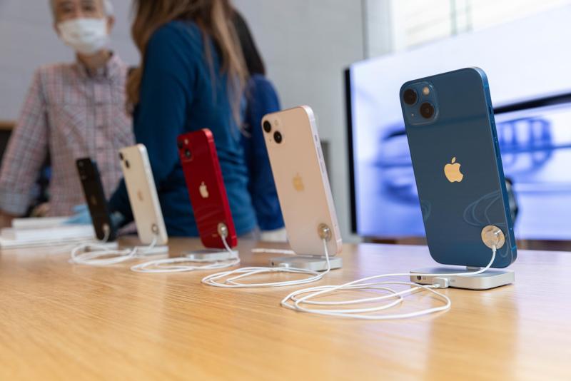 Владельцы нового iPhone 13 обнаружили проблемы с производством и контролем качества