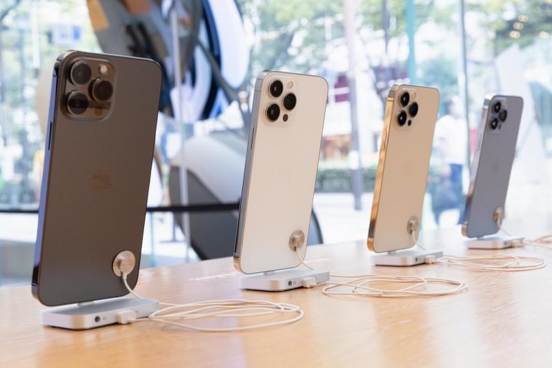 Пользователи iPhone 13 жалуются на сбои работы сенсорного экрана