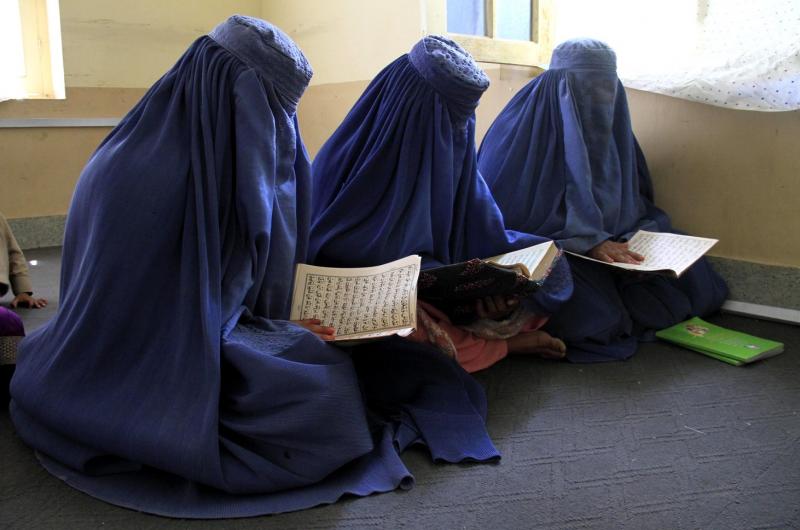 Талибы* снова ограничили права афганских женщин