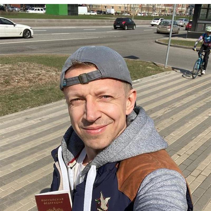 Антон Комолов