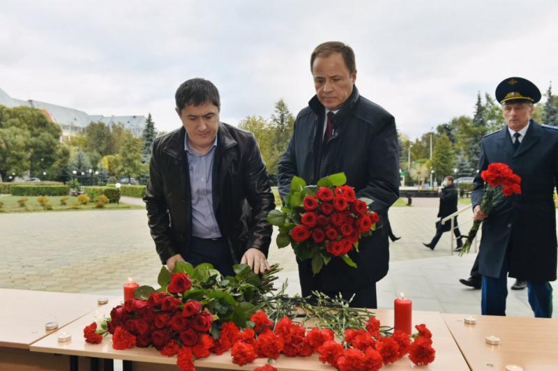 Глава региона отдал дань памяти погибшим в Пермском университете