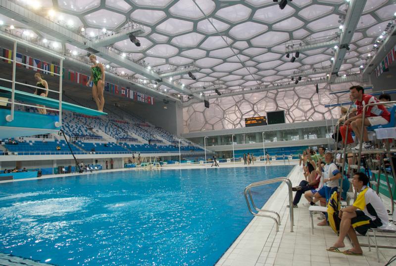 Во многих новых спорткомплексах предусмотрены плавательные бассейны