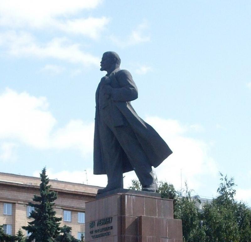 В Челябинске отремонтируют памятник Ленину за 1,6 млн рублей