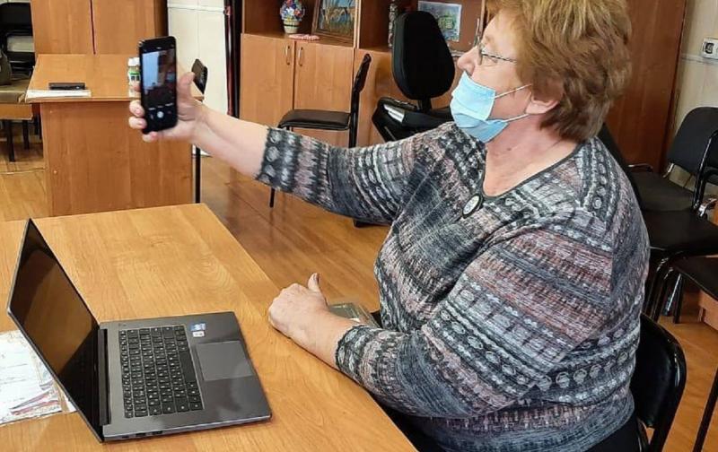 Свердловский губернатор призвал пенсионеров осваивать компьютер