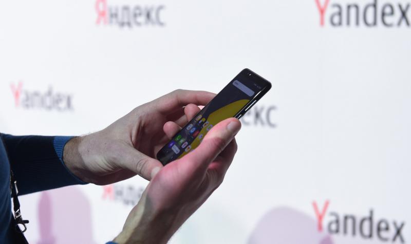 Поисковик «Яндекса» станет по умолчанию устанавливаться на все телефоны россиян