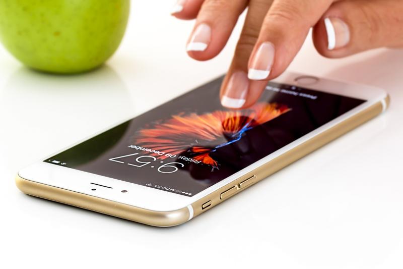 Цена на золотой iPhone 13 Pro начинается от 2 миллионов 725 тысяч рублей