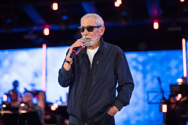 Вахтанг Кикабидзе