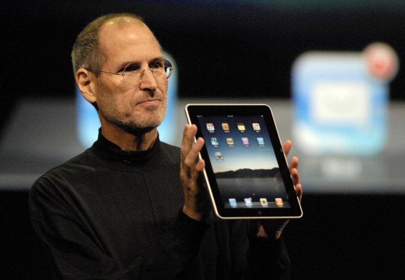 Apple почтила память Стива Джобса