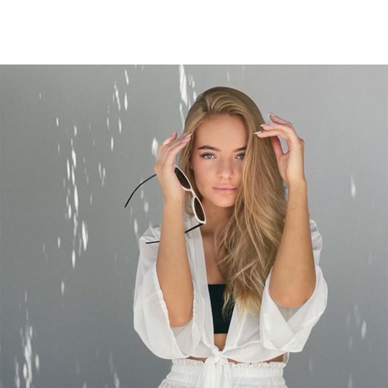 Лиза Пескова