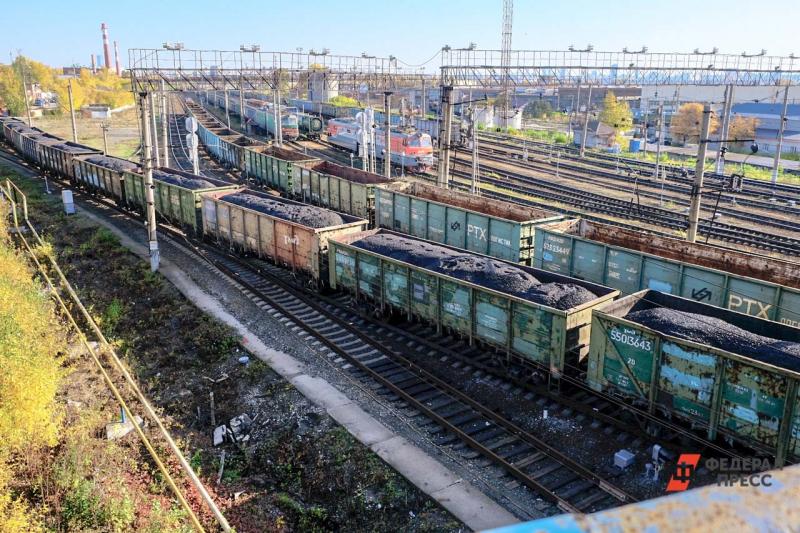 Восемь вагонов с углем сошли с путей в Кузбассе