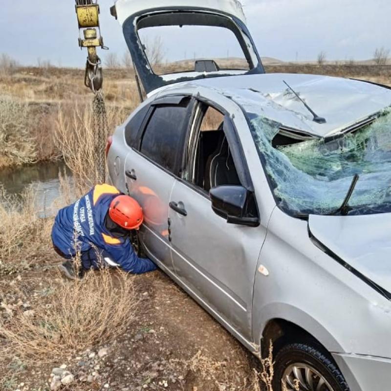 В Челябинской области в реке утонула машина с водителем