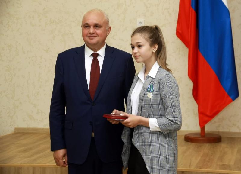 Кузбасским школьникам вручат нагрудный знак за походы по музеям