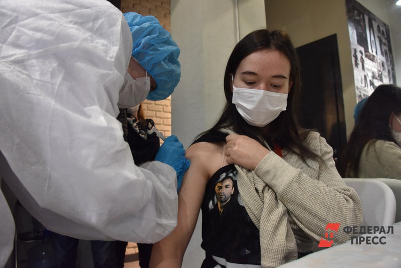 За день прививку поставили 100 иностранных студентов