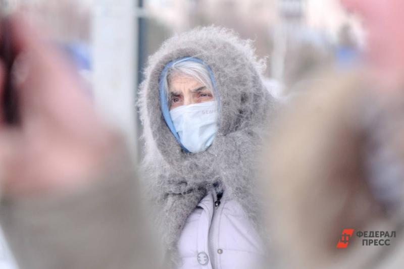 На Южном Урале пенсионерка с дырой в потолке не дождалась реакции властей: «В квартире холодно»