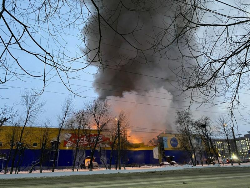 «Лента» оценивает ущерб от пожара в томском гипермаркете