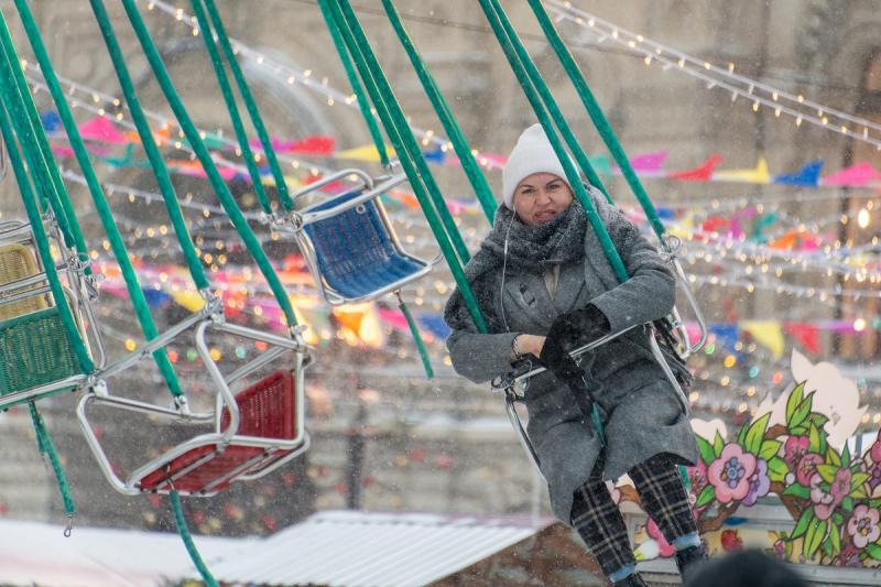 Женщина на карусели