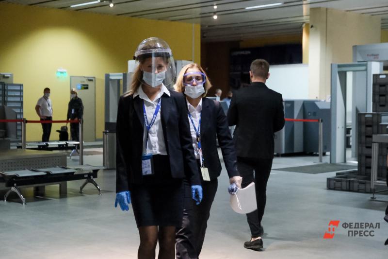 Россиян, прилетевших из стран Африки, сейчас проверяют на носительство штамма коронавируса «Омикрон»