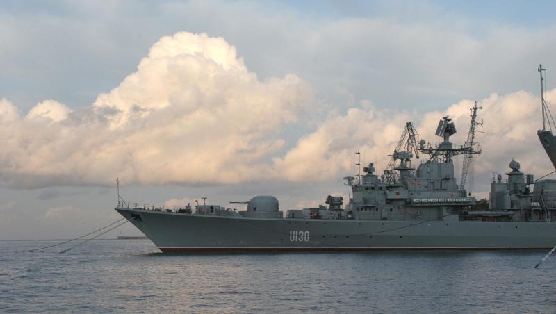 Корабль ВМС Украины приближается к границам России