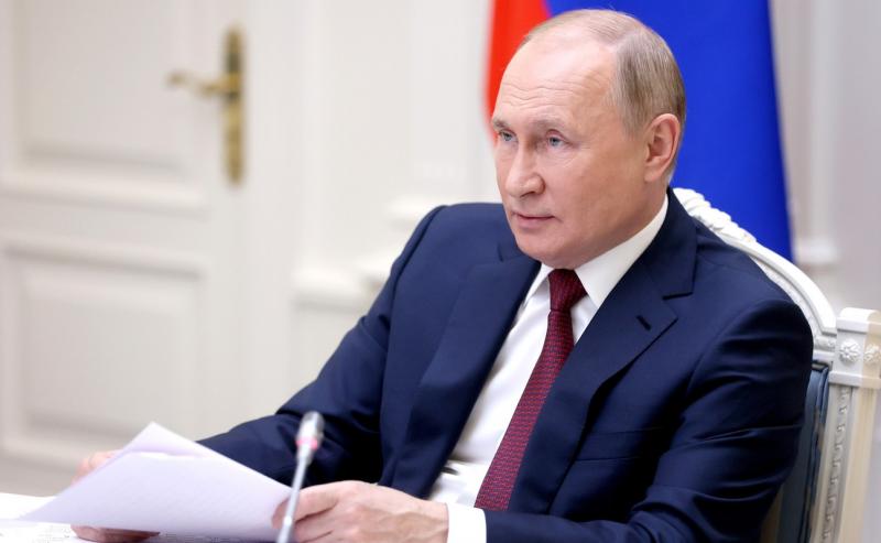 Путин отметил миролюбивую политику России