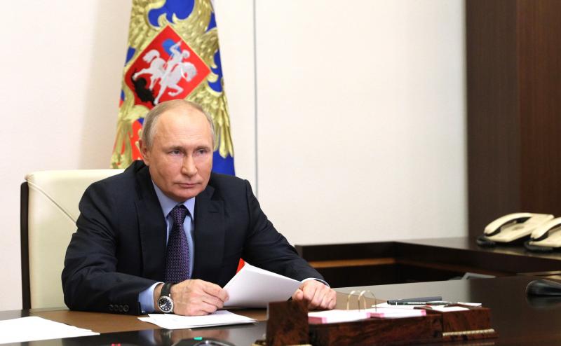Путин отметил, что закон должен обеспечить суверенную политику