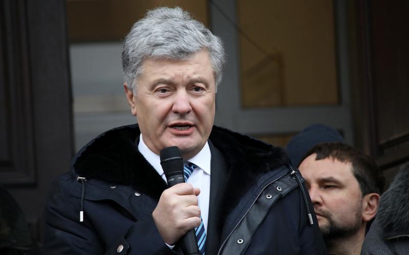 Порошенко заявил, что дал указание вывезти золото из Крыма в 2014 году