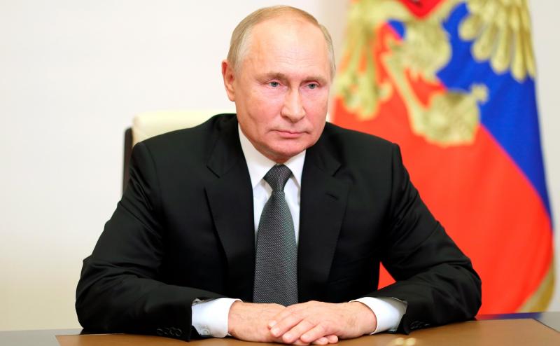 Путин отметил не только медиков, но и научных работников