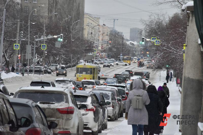 Из-за метели во Владивостоке начались пробки и ДТП