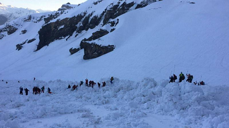Один турист погиб в результате схода лавины в Бурятии