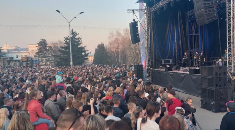 Рок-концерт на площади Сахарова