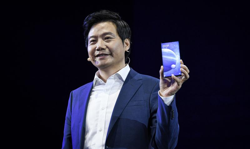 Руководитель Xiaomi признался, что использует сразу 4 смартфона