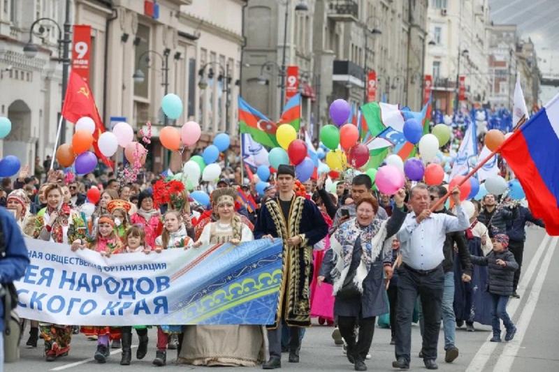 Первомайское шествие прошло во Владивостоке