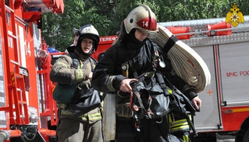 Сотрудники МЧС, МВД и казаки следят за пожарной обстановкой в Краснодарском крае