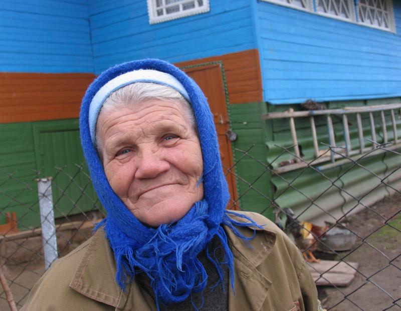 бабушка в деревне