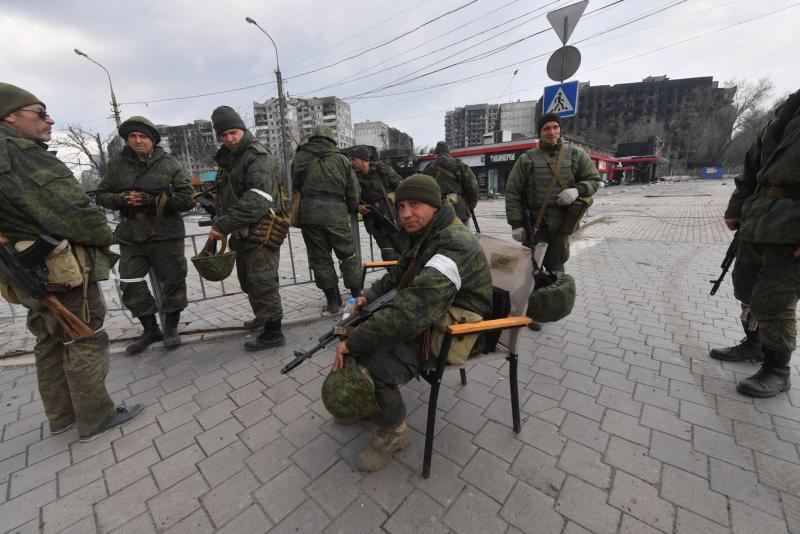 Бойцы Народной милиции ДНР в Мариуполе