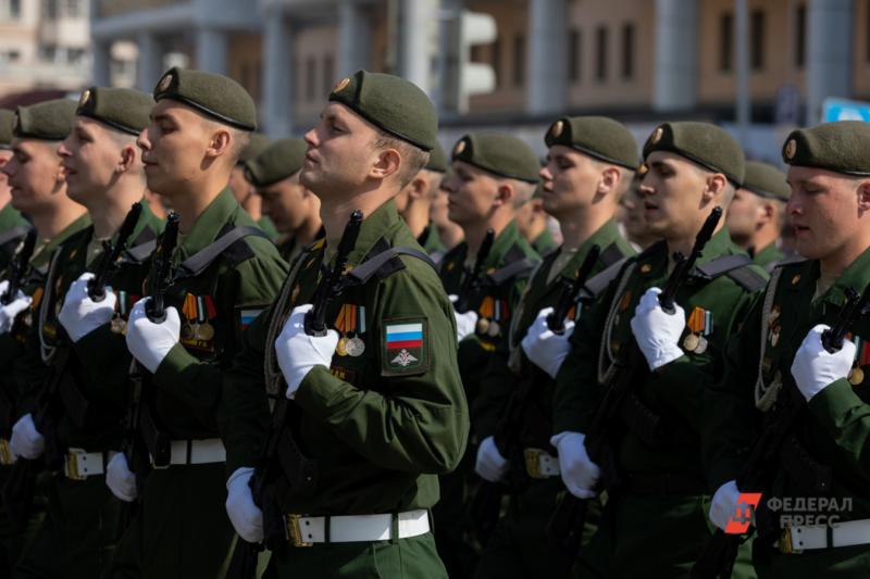 В параде приняли участие 28 парадных расчетов военнослужащих