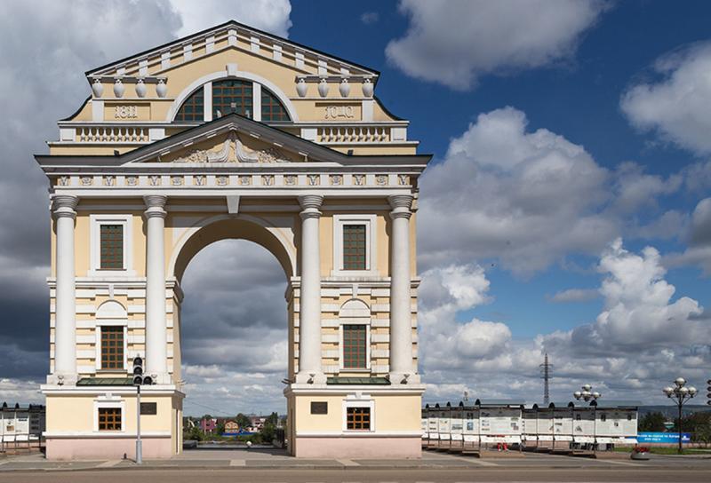 Московские ворота можно увидеть издалека