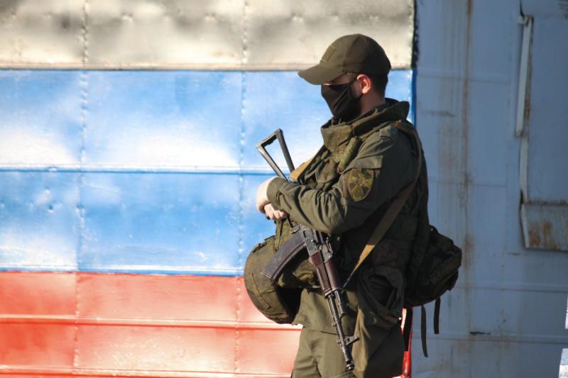 Российских военных обвиняют в нападении на гражданские объекты