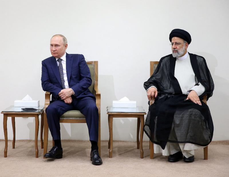России и Ирану имеет смысл взаимодействовать в вопросе преодоления санкций Запада, полагают эксперты