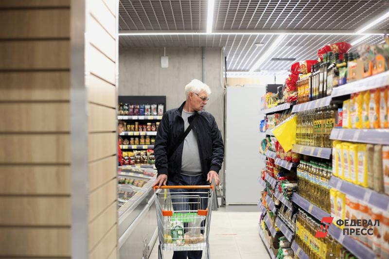 Пожилым людям нужно тщательно выбирать продукты