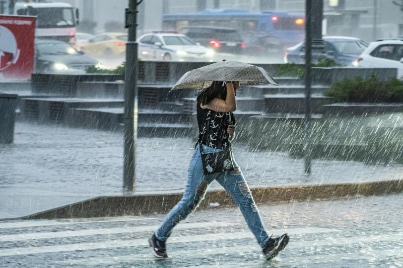 Синоптики продолжают следить за движением тайфуна