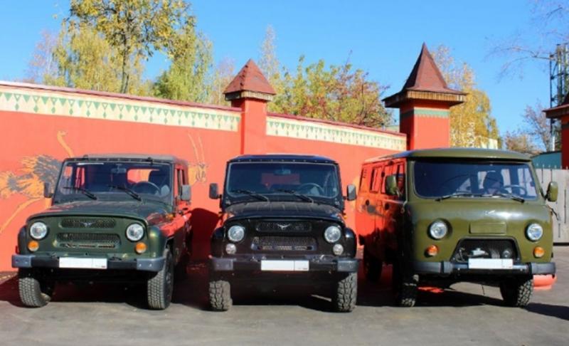 Работники зоопарка приобрели специальные автомобили