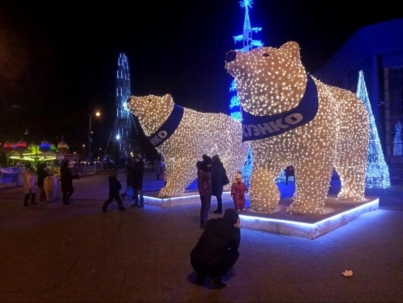 Тюменского губернатора просят ограничить траты на праздничное оформление к Новому году