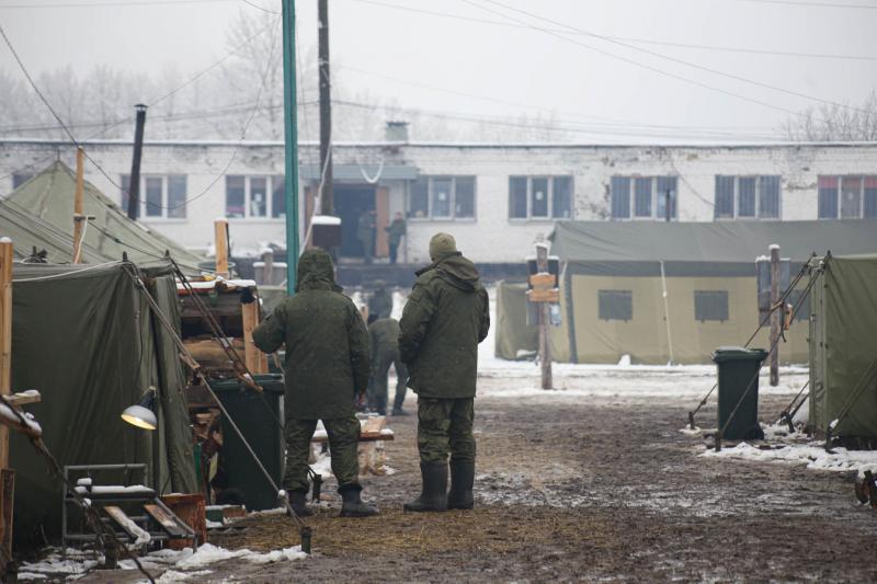 Призывников оставили на улице, а затем, предположительно, обокрали