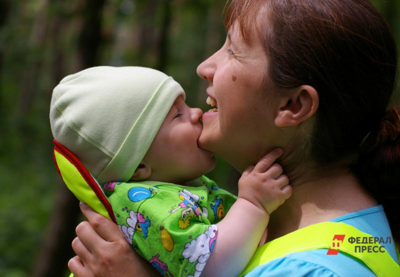 Матери 10 детей надымчанке Ольге Дехтяренко присвоили почетное звание «Мать-героиня»